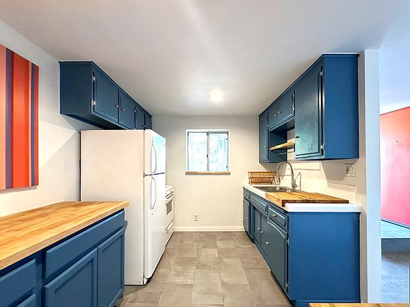 4th image of 2419 Hyperion Ave