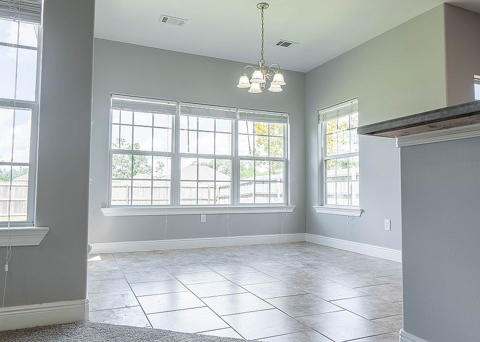 1st image of 101 Wood Oaks Ct