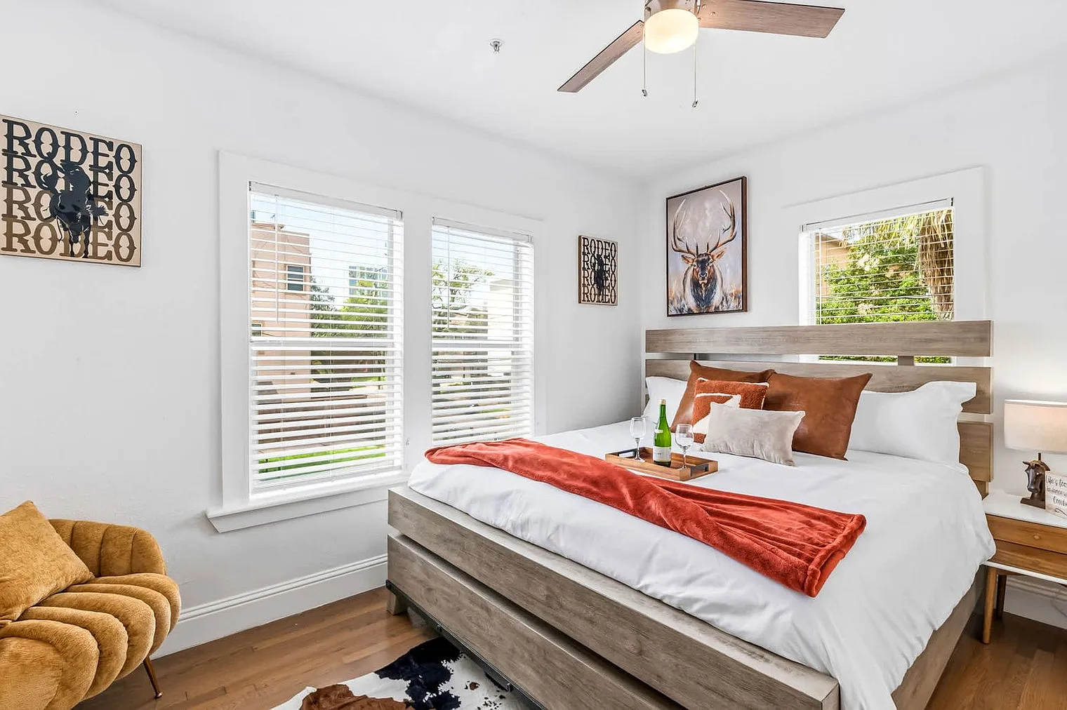 1 bed, 1.0 bath, 839 sqft, $3,654 — Photo 4