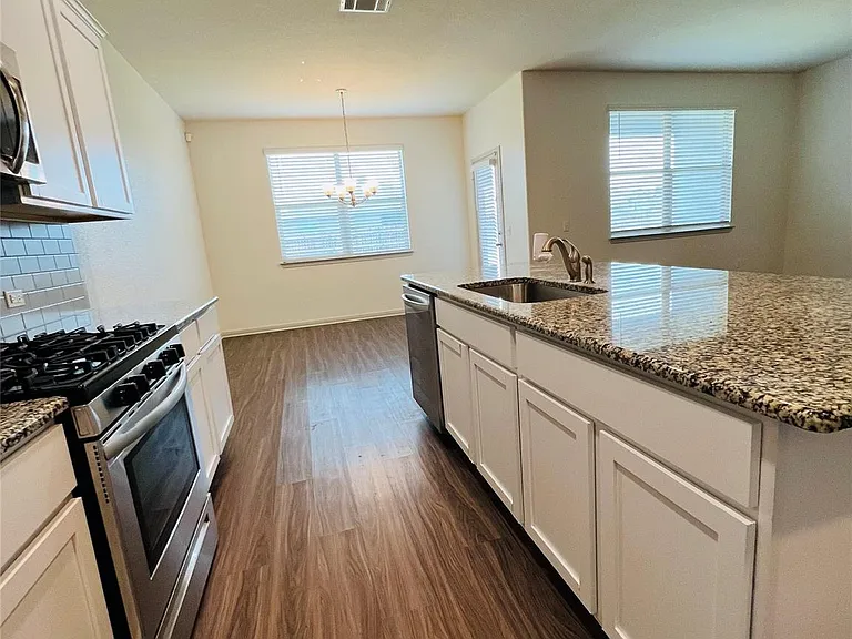 16901 Aventura Ave — Photo 15