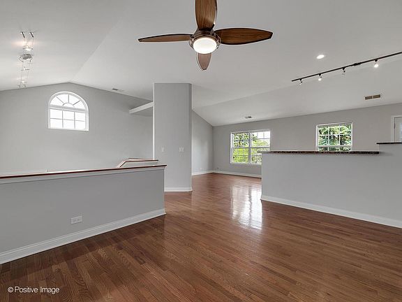 3rd image of 178 Bayberry Ct