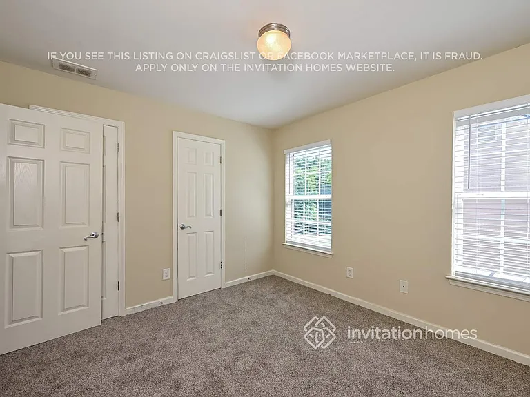 909 Lakeside Ct — Photo 13