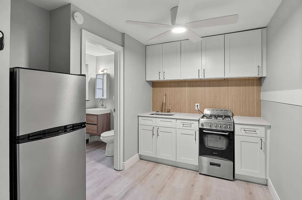 Updated Kitchen - Mariemont Village
