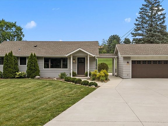3rd image of 27W116 48th St