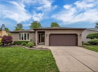 247 Shetland Dr, Buffalo, NY 14221