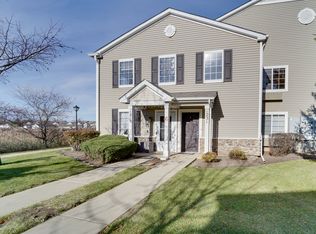 1231 Silverstone Dr #1231, Carpentersville, IL 60110