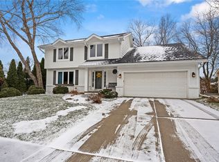9636 Quail Rdg, Urbandale, IA 50322