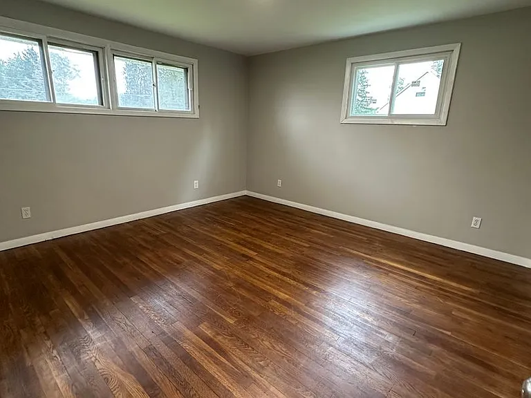 683 Walton Ave — Photo 6