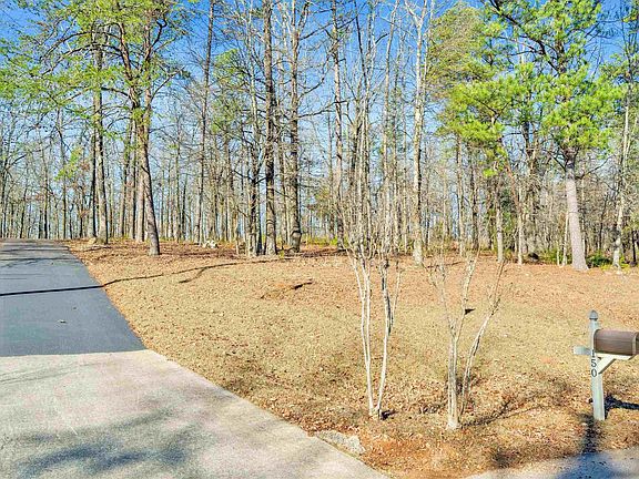 2nd image of 150 Chestnut Dr