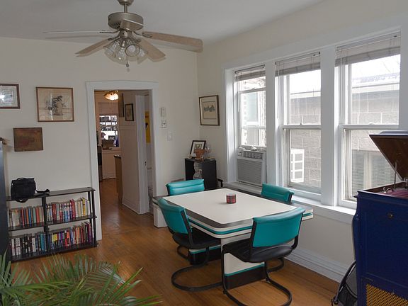 3rd image of 2653 N Marshfield Ave #3N
