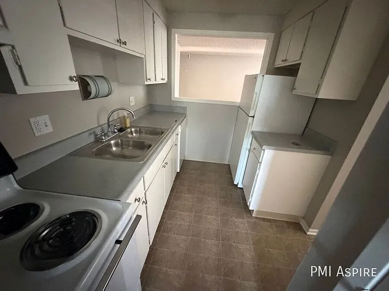 3333 Grant St #205 — Photo 6