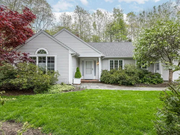 5 Honeysuckle Lane, Scarborough, ME 04074
