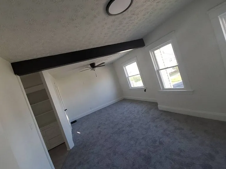 4309 Gifford Ave — Photo 7