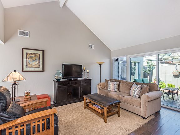 5th image of 5657 Sunflower Ln