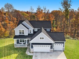 336 Park Place Dr NE, Rockford, MI 49341