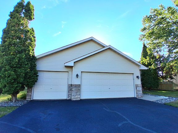 2nd image of 4030 Saint Andrews Ln
