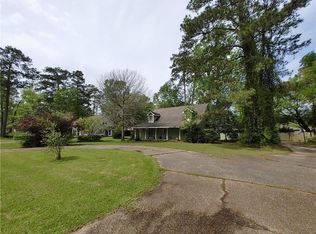 450 Lotus Dr N, Mandeville, LA 70471