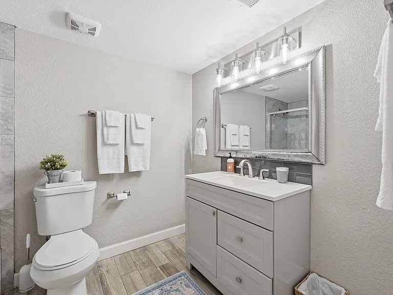 932 W Julie Dr — Photo 34