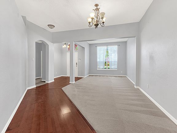 5th image of 11201 Creekwood Dr
