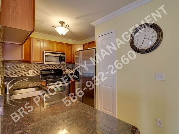 4th image of 53257 Providence Dr E