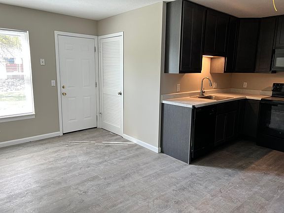 3rd image of 300 Marble St APT 14