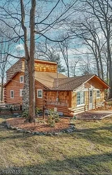 20 Hemlock Ln