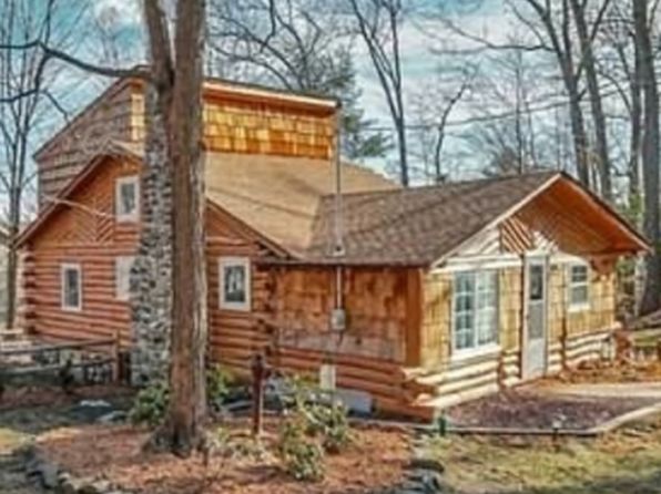 20 Hemlock Ln