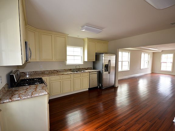 5th image of 3916 Annunciation St