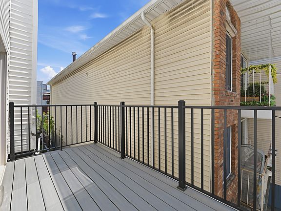 5th image of 335 5th St APT 2