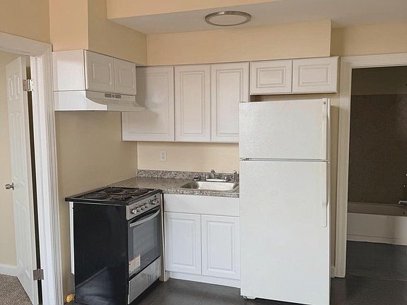 4th image of 64 W Antietam St #12