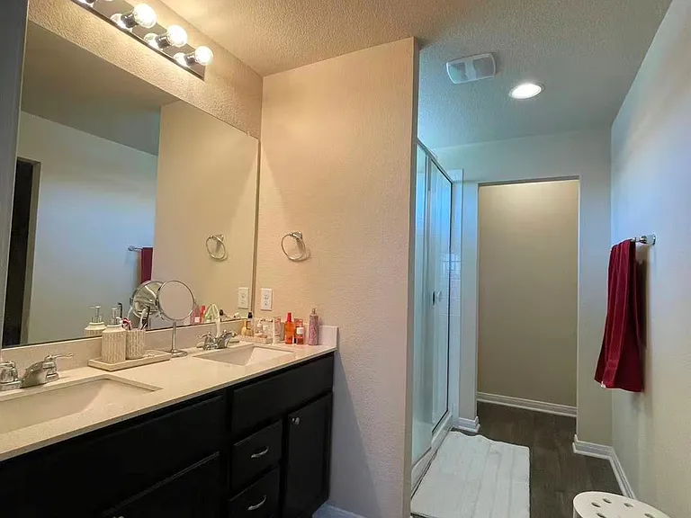 13910 Levy Ln — Photo 16
