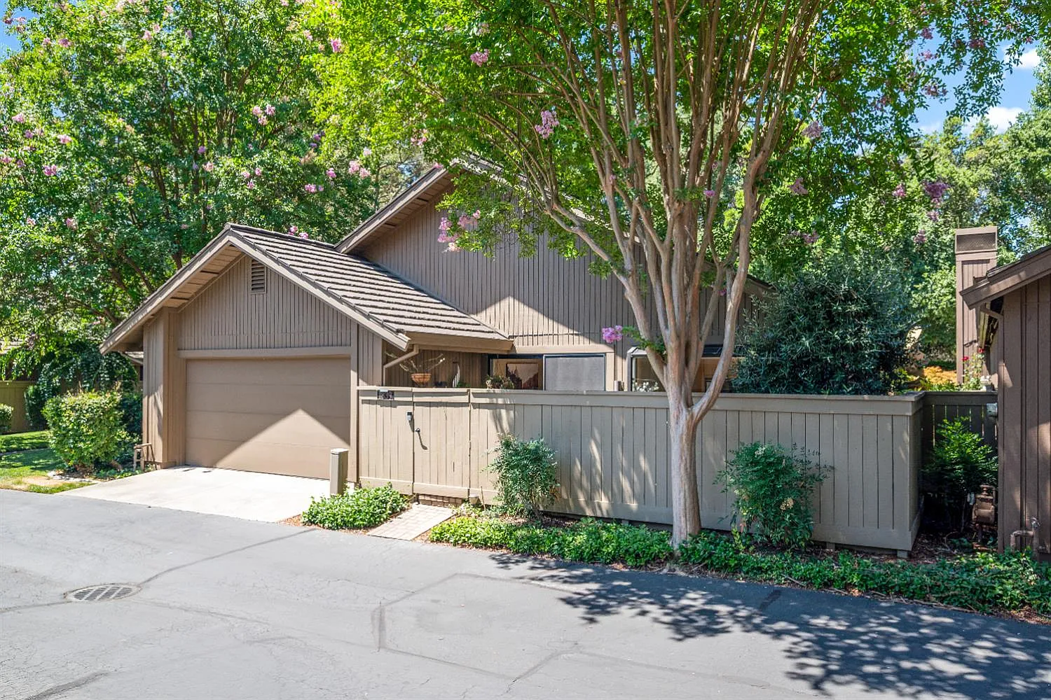 1839 Discovery Village Ln photo 1