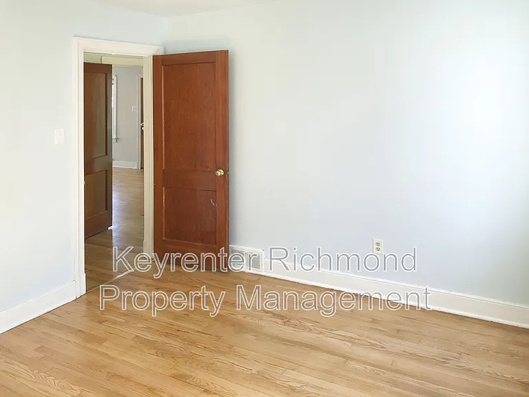 7418 Wentworth Ave — Photo 16