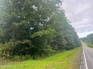 L27111 Golf Course Rd, Amsterdam, NY 12010