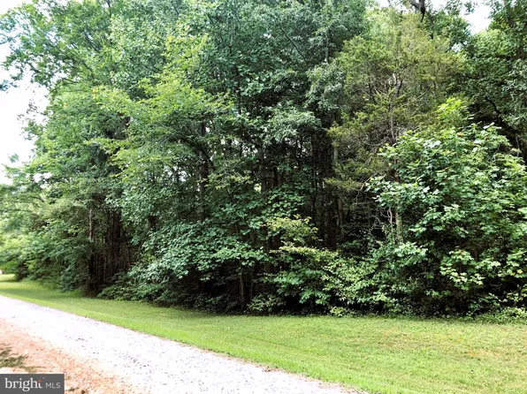 5911 Red Fox Dr, Spotsylvania, VA 22551