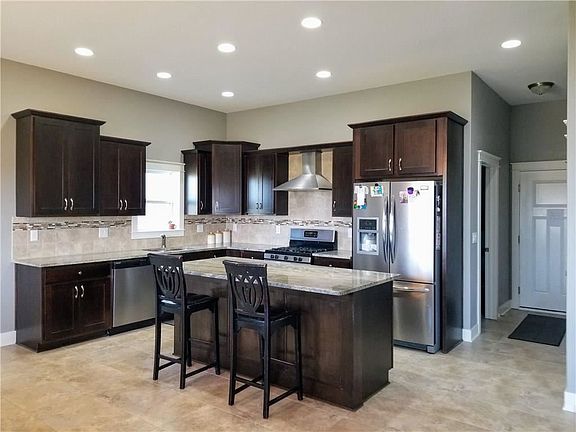 5th image of 5002 NE Jan Rose Pkwy