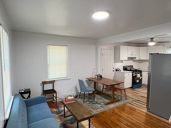 5th image of 2300 Center Ave