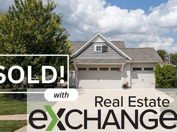 6294 Wildberry Dr, Bettendorf, IA 52722