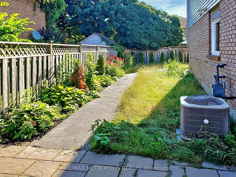 17 Porritt St #LOWER — Photo 26