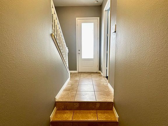 3rd image of 373 Old Farm Ln