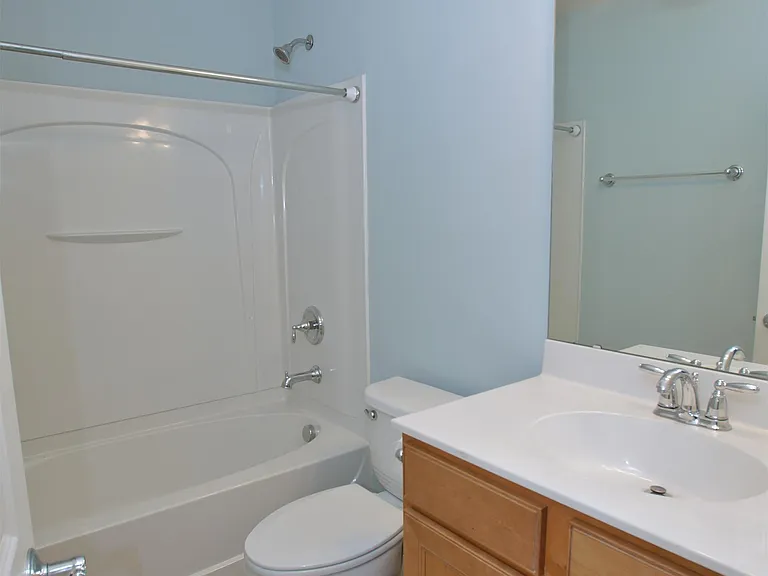 2105 Corwith Dr — Photo 17