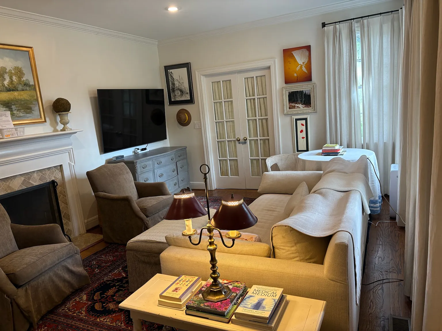 4 bed, 2280 sqft, $6,200 — Photo 4