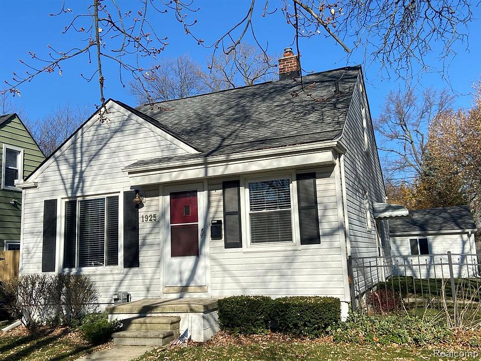 1st image of 1925 Brockton Ave