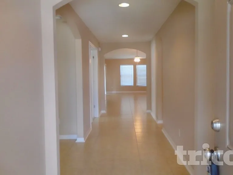 703 Bainbridge Loop — Photo 5