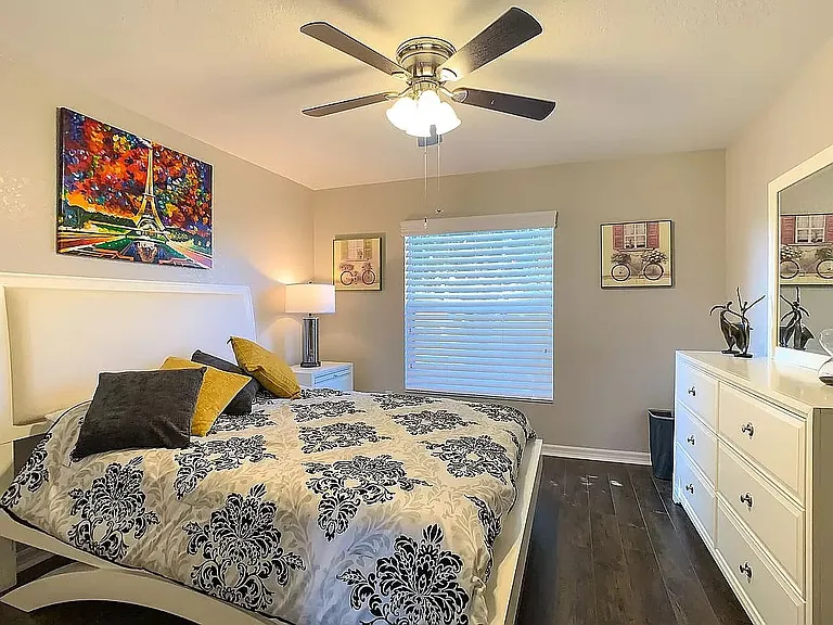 Secondary bedroom