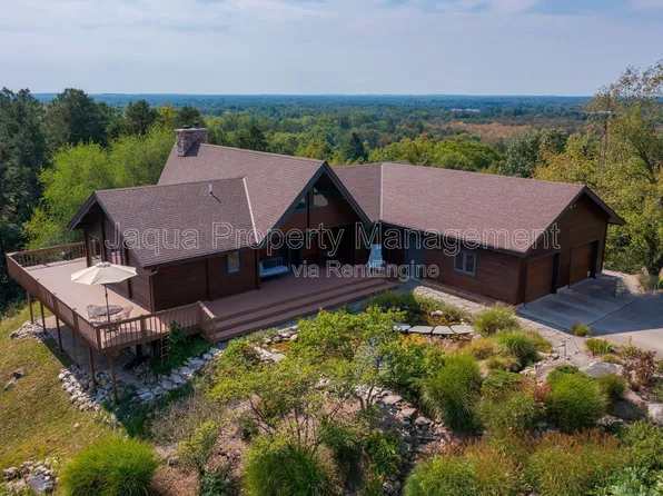 61180 48th Ave, Hartford, MI 49057