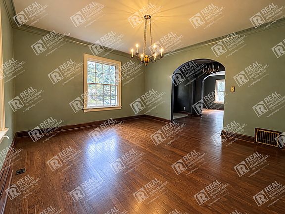 3rd image of 303 Elmhurst Ave