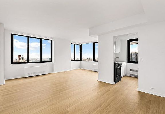 3rd image of 124 W 60th St #51E