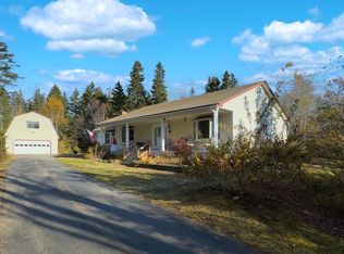 105 S South Shore Dr, Owls Head, ME 04854