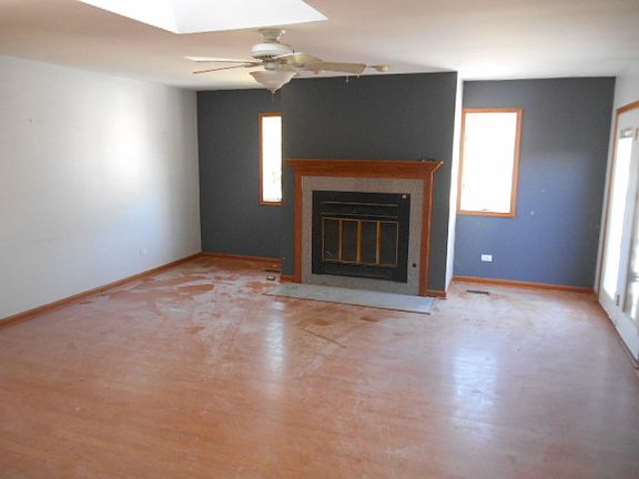 5th image of 6449 W 93rd St